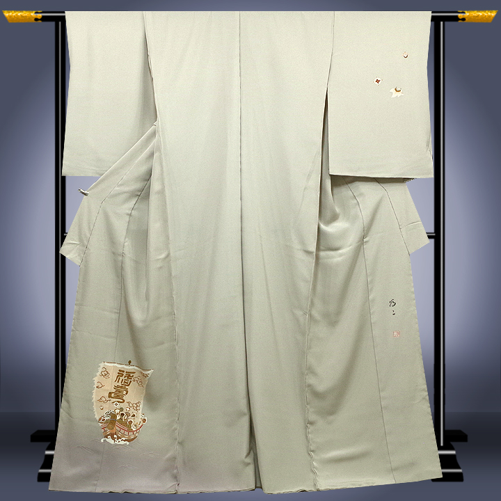 友禅の確立者であり人間国宝でもある『上野為二』が手掛けた逸品訪問着のご紹介でございます♪ ~粋~ この一言に全てが集約された業界最高峰の一品となっております。 友禅の確立者であり人間国宝でもある『上野為二』が手掛けた逸品訪問着のご紹介でございます♪ ~粋~ この一言に全てが集約された業界最高峰の一品となっております。