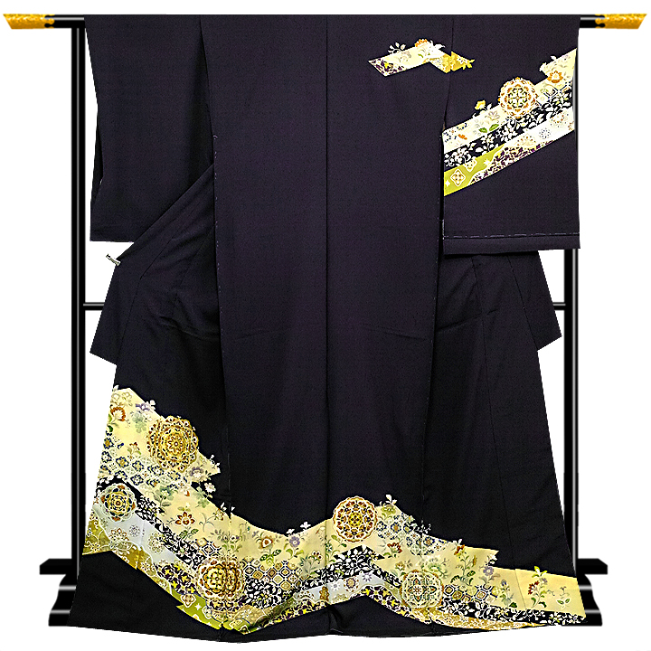 【菱健×訪問着】製作理念は「本流にこだわる」であり、大量生産・大量販売というスタイルではなく、 伝統工芸士や職人が持つ「ハンドメイドの味」を活かし、きものに表現するものづくりをしている会社です。