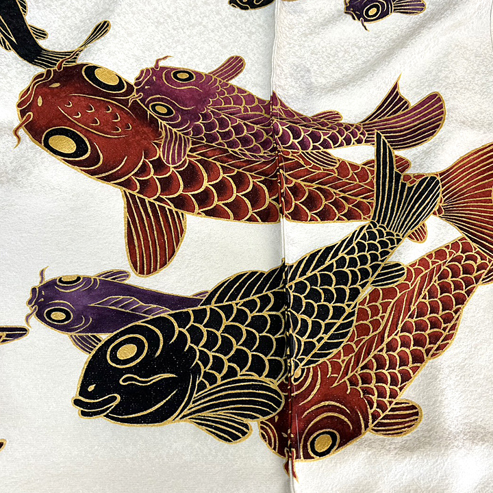 成人式でひときわ目立つこと間違いなし！流麗なる鯉の舞が描かれた絵師木村英輝作の圧巻の最高級振袖