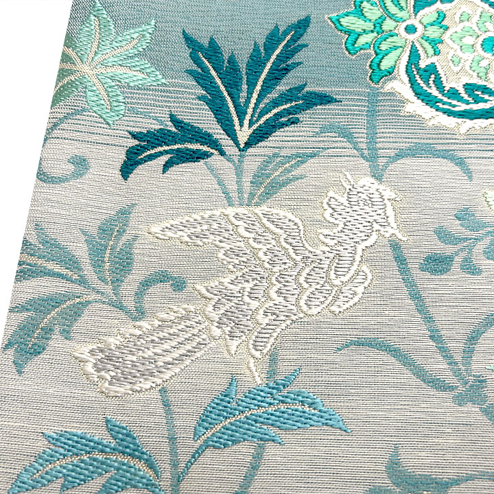エレガントな雰囲気を漂わせる「織文意匠 鈴木」袋帯