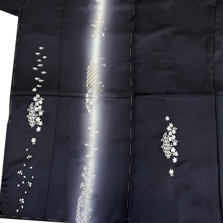 正絹刺繍訪問着　丹後ちりめん地【四季花に蝶】