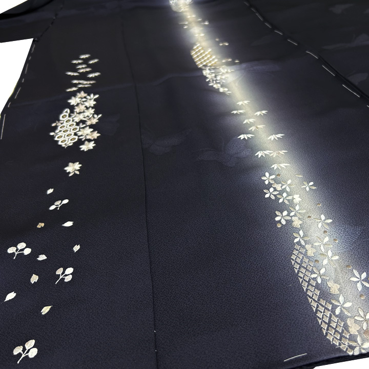 正絹刺繍訪問着　丹後ちりめん地【四季花に蝶】