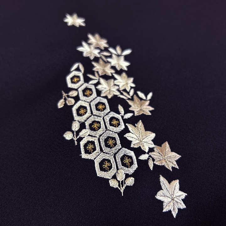 正絹刺繍訪問着　丹後ちりめん地【四季花に蝶】