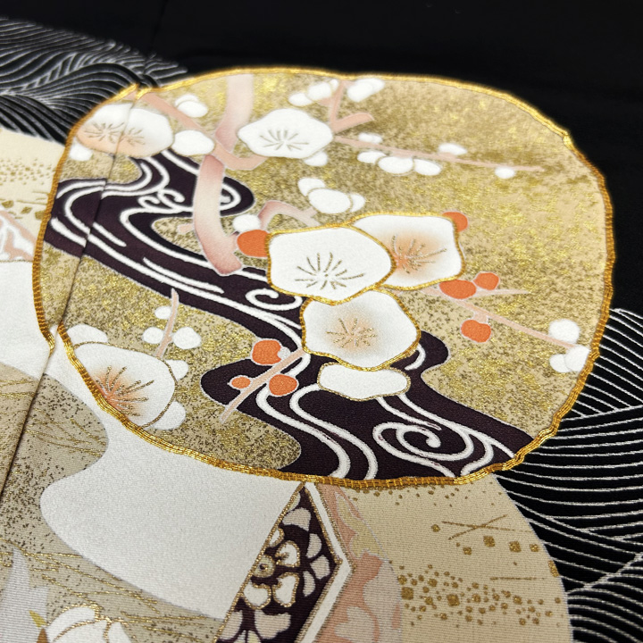 京の有名ブランド菱健が創作した気品のある色彩　古典柄の美を追求した特選黒留袖