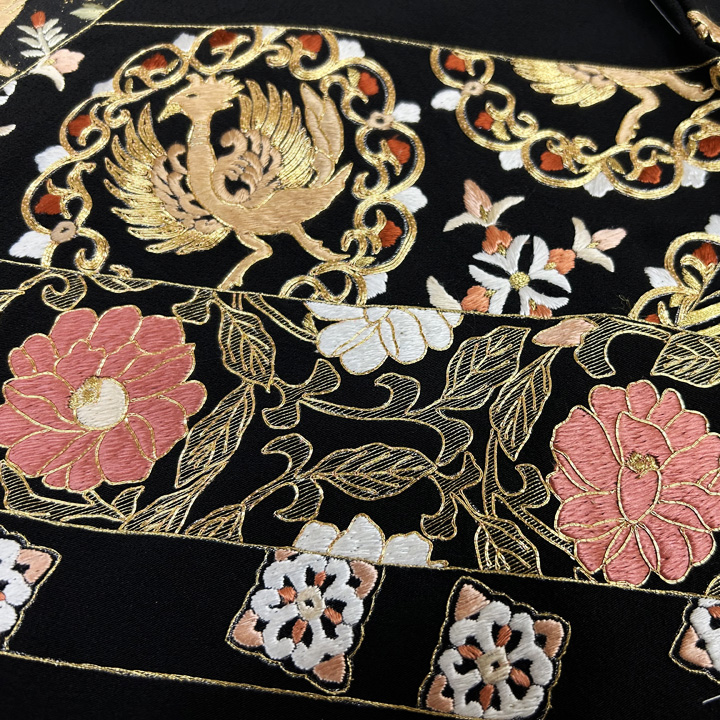 見るものを魅了する正倉院文様 総刺繍の特選黒留袖 見るものを魅了する 