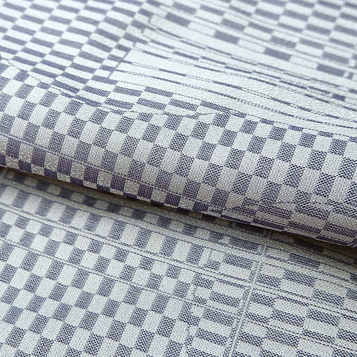 個性的なお洒落感で着こなす幾何学的デザイン 男女兼用の西陣織 広巾御召反