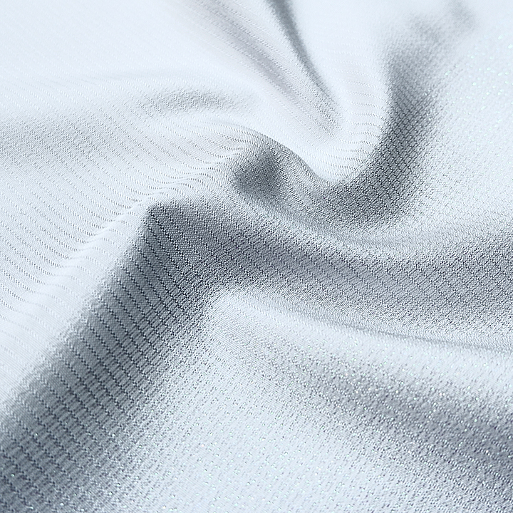 ラメのような煌びやかさがあるシンプルデザイン 西陣織 広巾御召反【グレー】