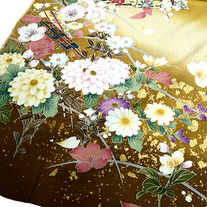 季節の花模様が描かれた上品なデザイン　清楚な雰囲気が漂う大人綺麗な振袖 - ウインドウを閉じる