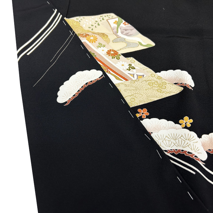 伝統の美が際立つ　京都が誇る菱健ブランドの黒留袖