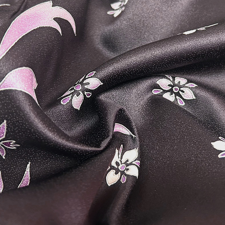 深みのある紫が際立つスタイリッシュな華やかなデザイン佐野染匠謹製　特撰訪問着