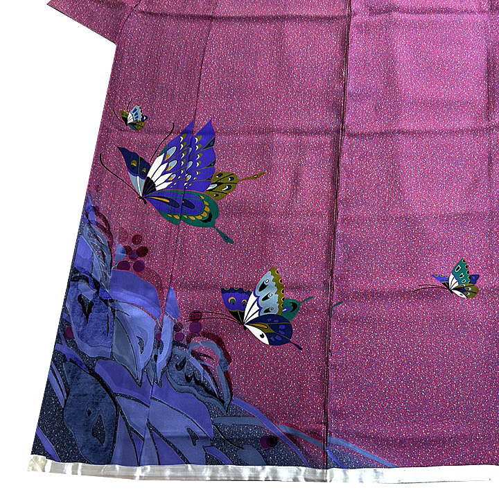 舞い降りる蝶が映えるユニークスタイル　繊細な模様で彩る一枚　独創的なモール織 高級振袖
