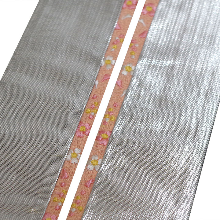 刺繍 重ね衿【花・シルバーに桃色】