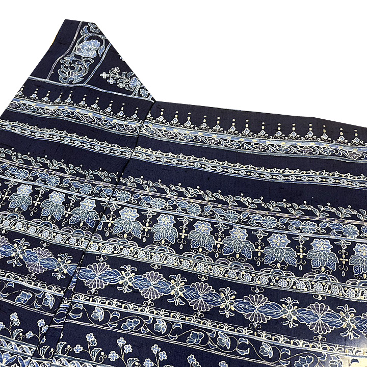 京都の伝統と革新を結びつける「生紬しょうざん」　藍色グラデーションによるモダンデザインの特撰訪問着