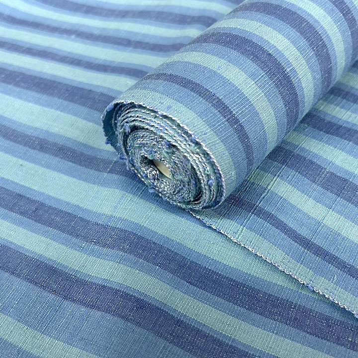 真綿のほっこりとした風合いに青系のシンプルな縞模様 おく玉結城紬の九寸名古屋帯