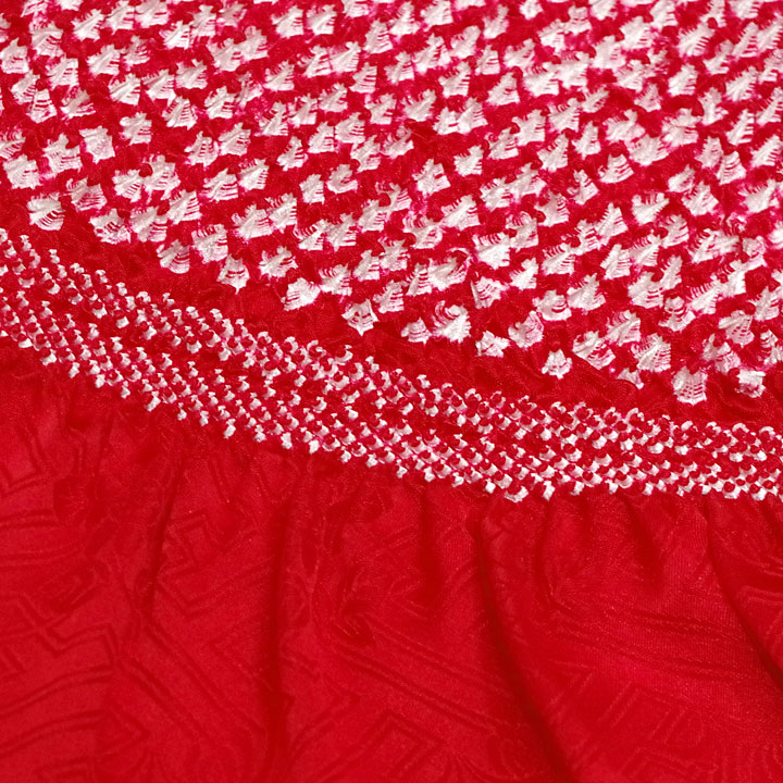 赤とピンクの2色デザイン　手絞りによる正絹唄絞り帯揚げ