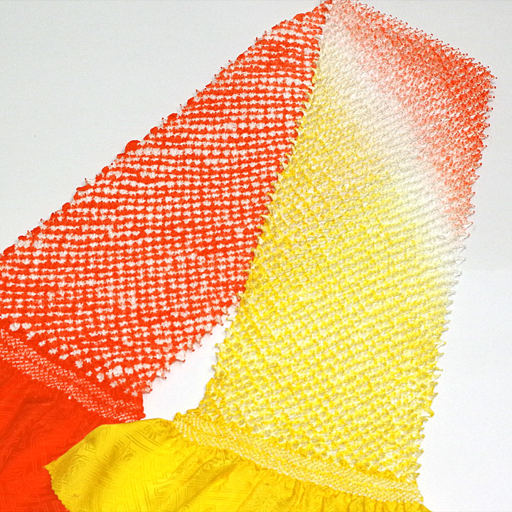 オレンジとイエローの2色　手絞りによる正絹唄絞り帯揚げ