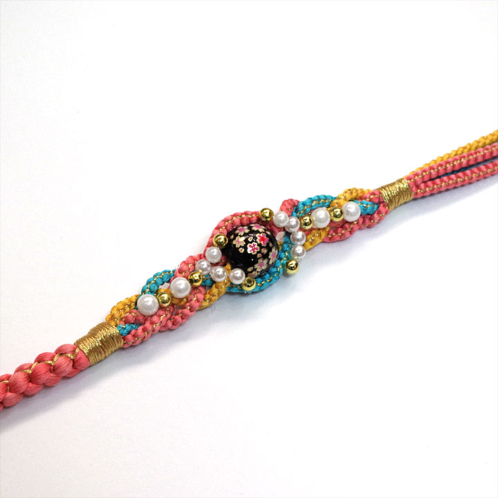 可愛いピンクで可愛く魅せる正絹飾り帯締め