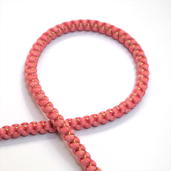 可愛いピンクで可愛く魅せる正絹飾り帯締め