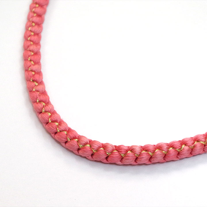 可愛いピンクで可愛く魅せる正絹飾り帯締め