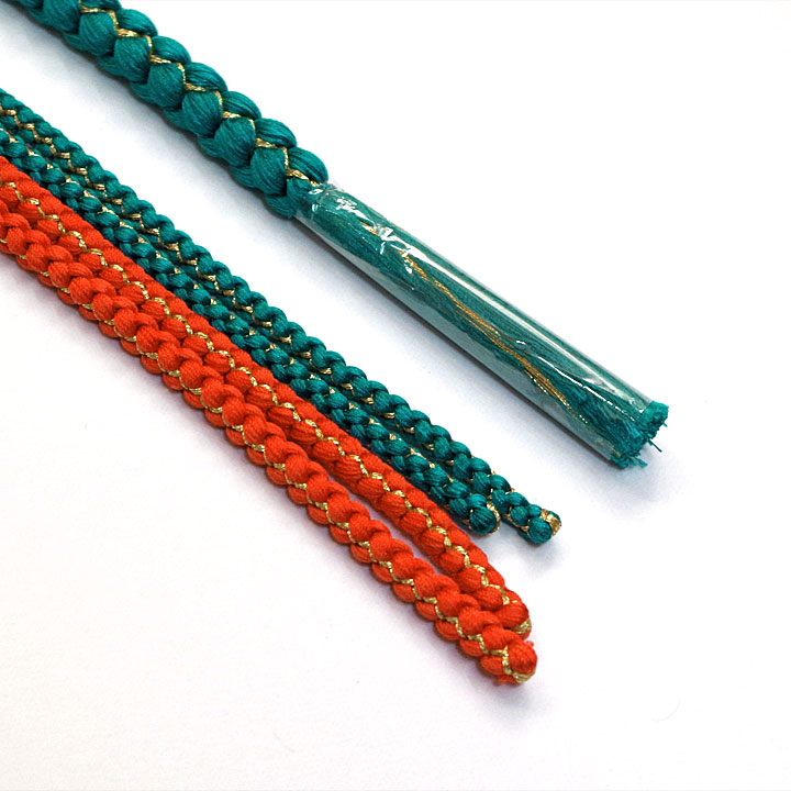 トルコブルーの彩りに豪華で可愛い正絹飾り帯締め