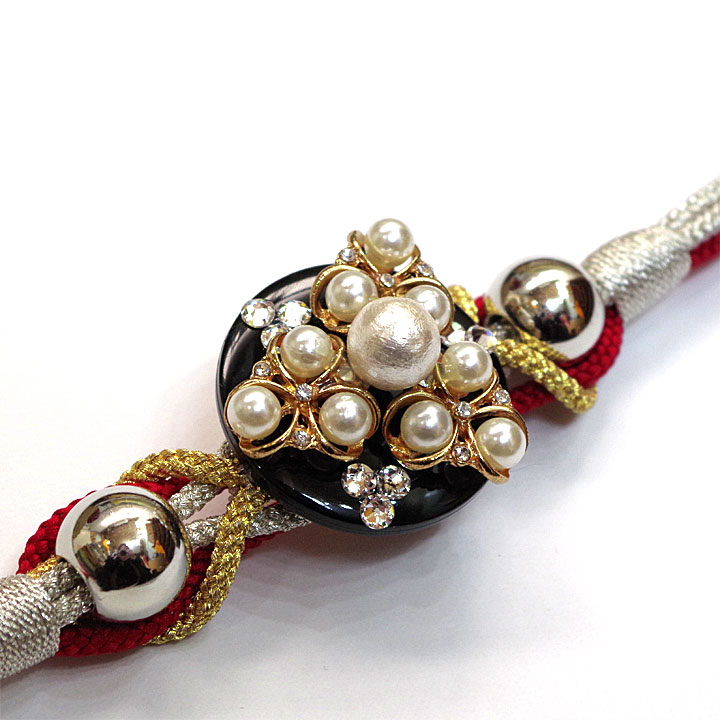 鮮やかな赤と綺麗なパールの正絹飾り帯締め