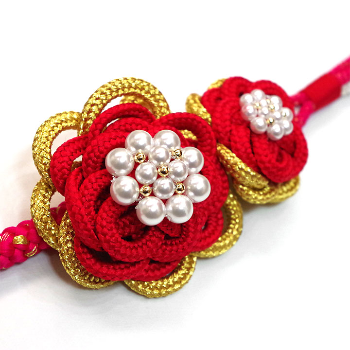 ローズレッドに2連の花模様の正絹飾り帯締め