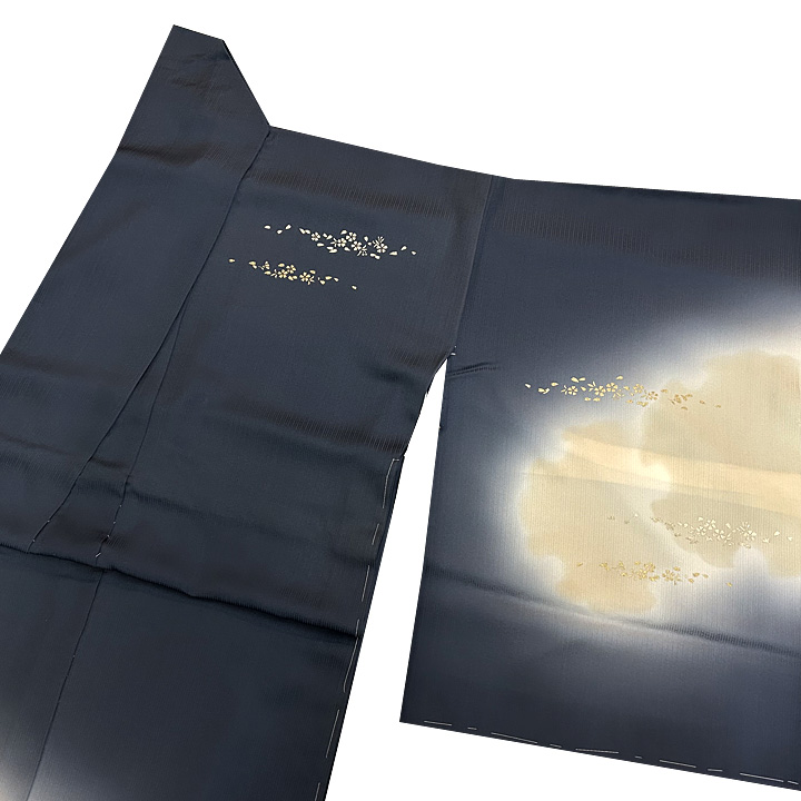 上品な装いをお求めの方にふさわしい　丹後ちりめんの雪輪の訪問着