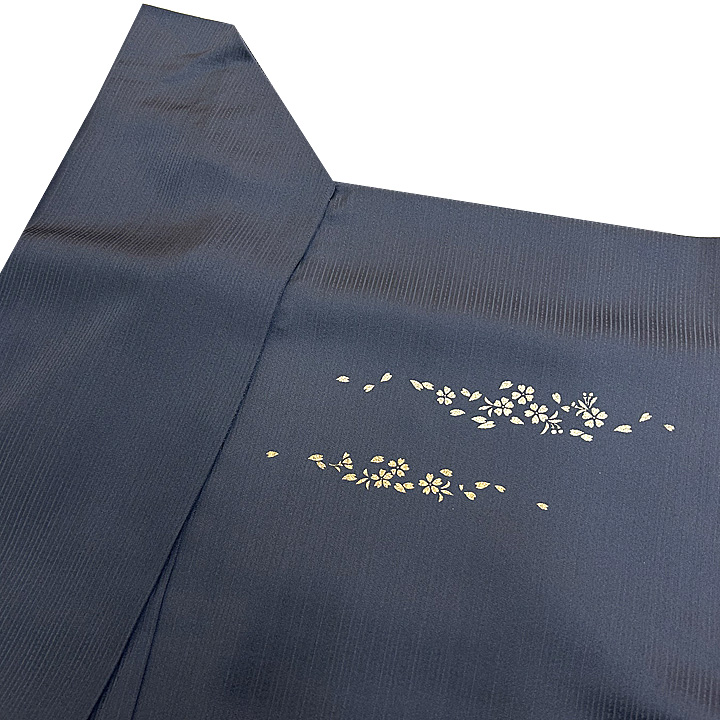 上品な装いをお求めの方にふさわしい　丹後ちりめんの雪輪の訪問着