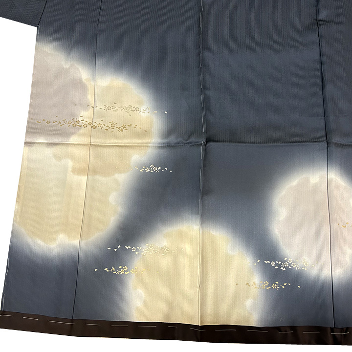 上品な装いをお求めの方にふさわしい　丹後ちりめんの雪輪の訪問着