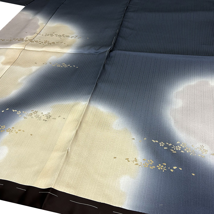 上品な装いをお求めの方にふさわしい　丹後ちりめんの雪輪の訪問着