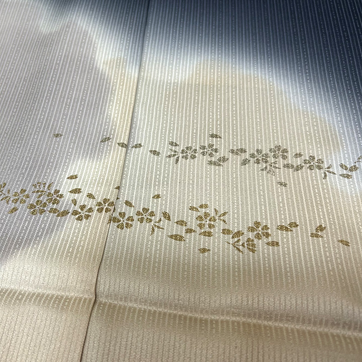 上品な装いをお求めの方にふさわしい　丹後ちりめんの雪輪の訪問着