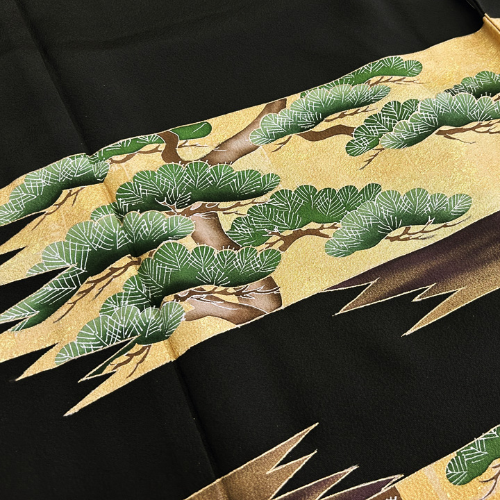 気品のある和デザイン　京都の一流染匠が創作した黒留袖