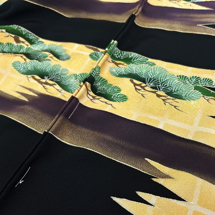 気品のある和デザイン　京都の一流染匠が創作した黒留袖