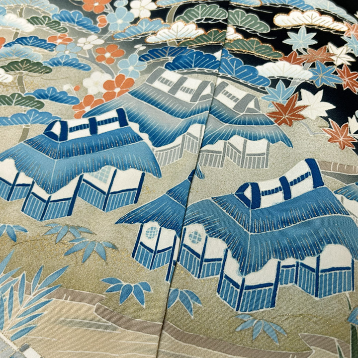 冴える青、落ち着きのある茶屋辻柄　特選黒留袖