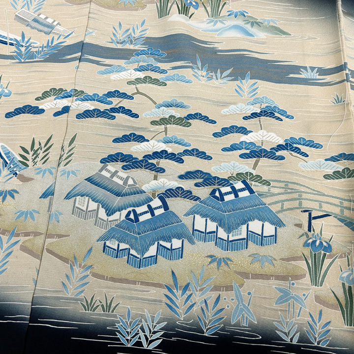 冴える青、落ち着きのある茶屋辻柄　特選黒留袖