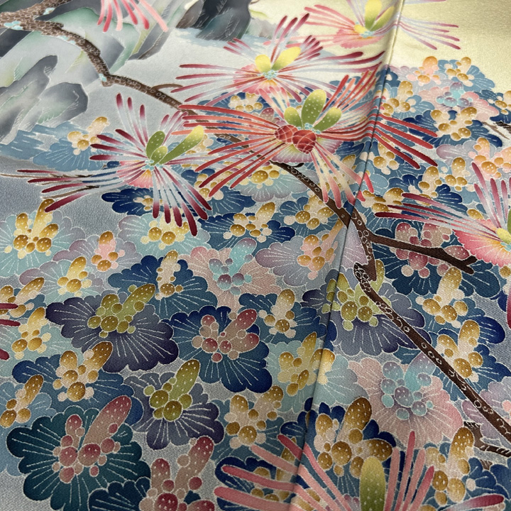 染めを追求した美しさ　本加賀友禅作家「池田裕」色留袖