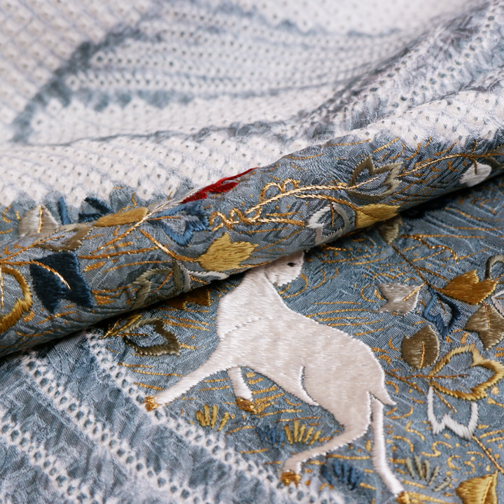 絞り加藤　手刺繍 鹿の子総疋田絞　訪問着【戯れる白き山羊】