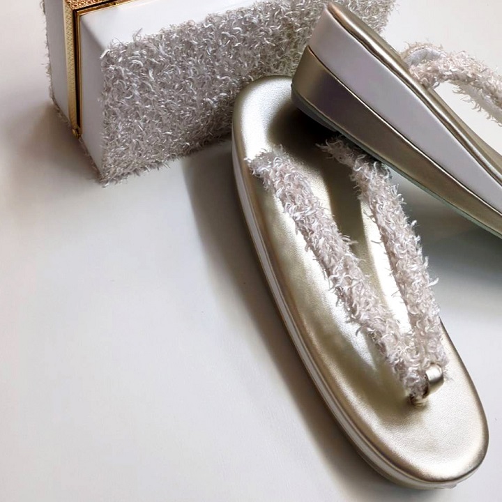 振袖にも使える草履バックセット【ホワイトシルバー　ふわふわ】