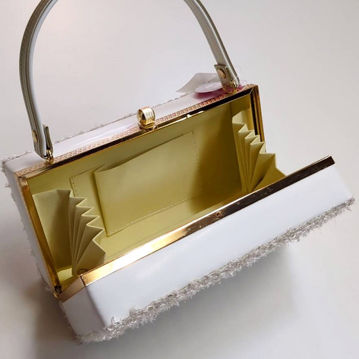 振袖にも使える草履バックセット【ホワイトシルバー　ふわふわ】