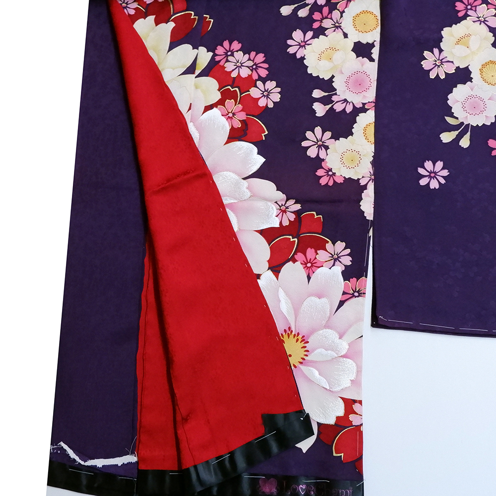 妖艶な牡丹花が際立つ大人可愛いデザイン　落ち着いたカラーで着こなす振袖　