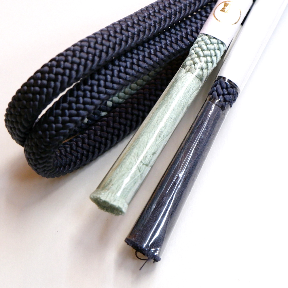 紐の渡敬謹製　正絹帯締め【薄緑×紺】