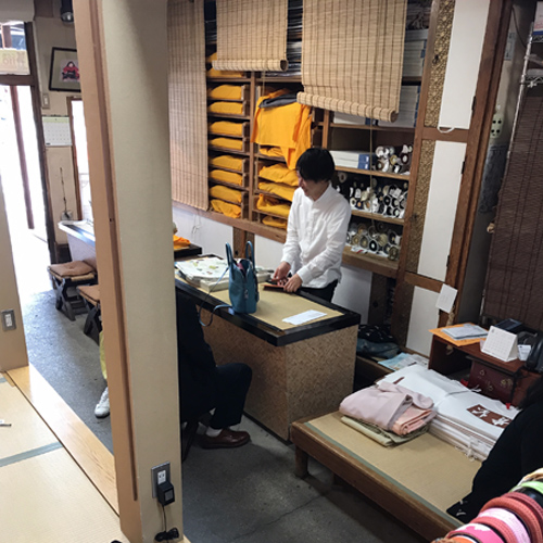 八代目がブログ更新しました♪ 店舗の前に塾ができるらしいんです! 八代目がブログ更新しました♪ 店舗の前に塾ができるらしいんです!