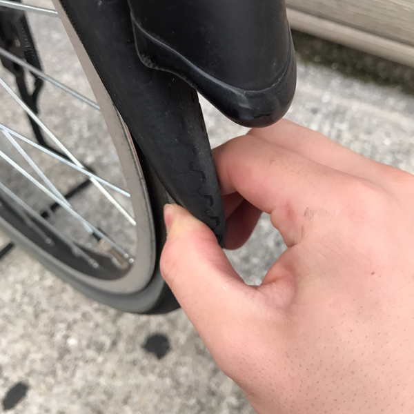 八代目がブログ更新しました♪ 八代目の自転車が何故かパンクしてました。。。 八代目がブログ更新しました♪ 八代目の自転車が何故かパンクしてました。。。