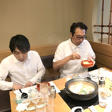 八代目がブログ更新しました♪ 男、いやオジサン4人で鍋を囲みました。【男×鍋】 八代目がブログ更新しました♪ 男、いやオジサン4人で鍋を囲みました。【男×鍋】