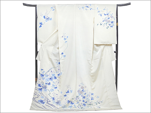 八代目がブログ更新しました♪ 「藍」の美しさが際立つ、大人の逸品訪問着~京の伝統を受け継ぐ「白木周生」~【呉服祭×商品紹介】 八代目がブログ更新しました♪ 「藍」の美しさが際立つ、大人の逸品訪問着~京の伝統を受け継ぐ「白木周生」~【呉服祭×商品紹介】