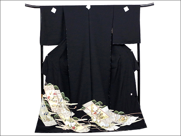 八代目がブログ更新しました♪ 落ち着いた気品を纏う大人の礼装キモノ。 有名ブランド「内と良」創作の黒留袖。【呉服祭×商品紹介】