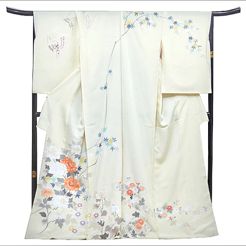 八代目がブログ更新しました♪ 最高峰の染めで描かれた「染の梨へ以」 美しく涼やかに彩る洗練された大人キモノ【呉服祭×商品紹介】 八代目がブログ更新しました♪ 最高峰の染めで描かれた「染の梨へ以」 美しく涼やかに彩る洗練された大人キモノ【呉服祭×商品紹介】