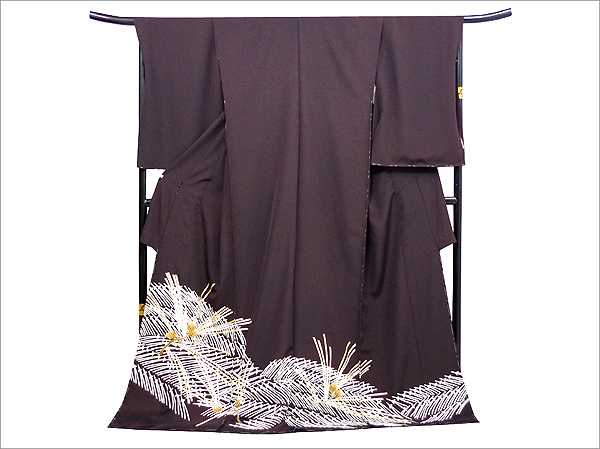 八代目がブログ更新しました♪ 東京友禅の名門「染の百趣 矢野」創作の特選色留袖。美しく重厚感のある最高級の大人キモノ。【呉服祭×商品紹介】 八代目がブログ更新しました♪ 東京友禅の名門「染の百趣 矢野」創作の特選色留袖。美しく重厚感のある最高級の大人キモノ。【呉服祭×商品紹介】