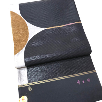 【新着情報】じゅらく「帝王紫」モノトーンで魅せるモダンな洒落袋帯