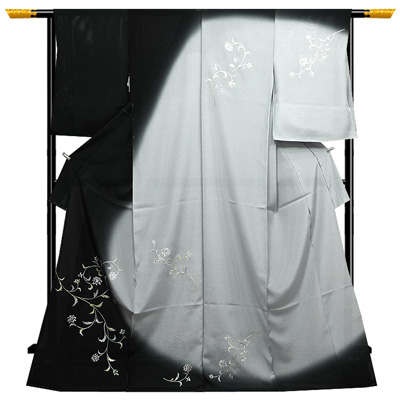 【水曜のお買い得商品】白×黒のカッコ良さが際立つ刺繍の夏絽訪問着